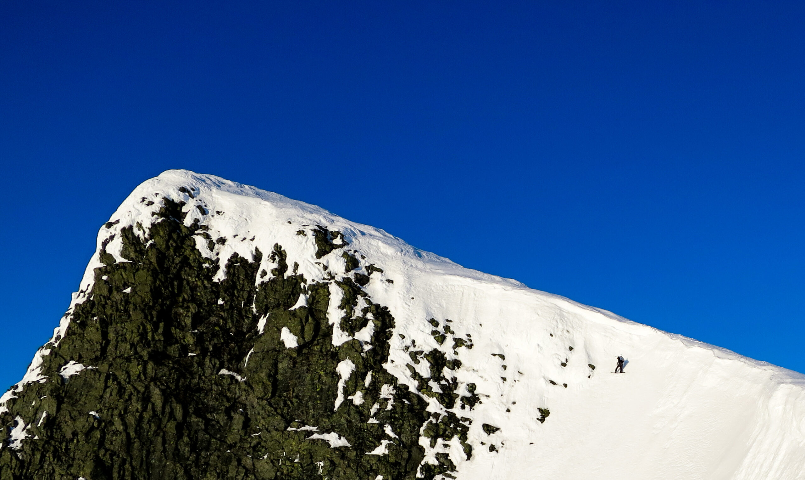 "Sylarnas Brantaste" (steepest) SE Storsola 1728m S6-E3->60° 2016-05-27 First decent