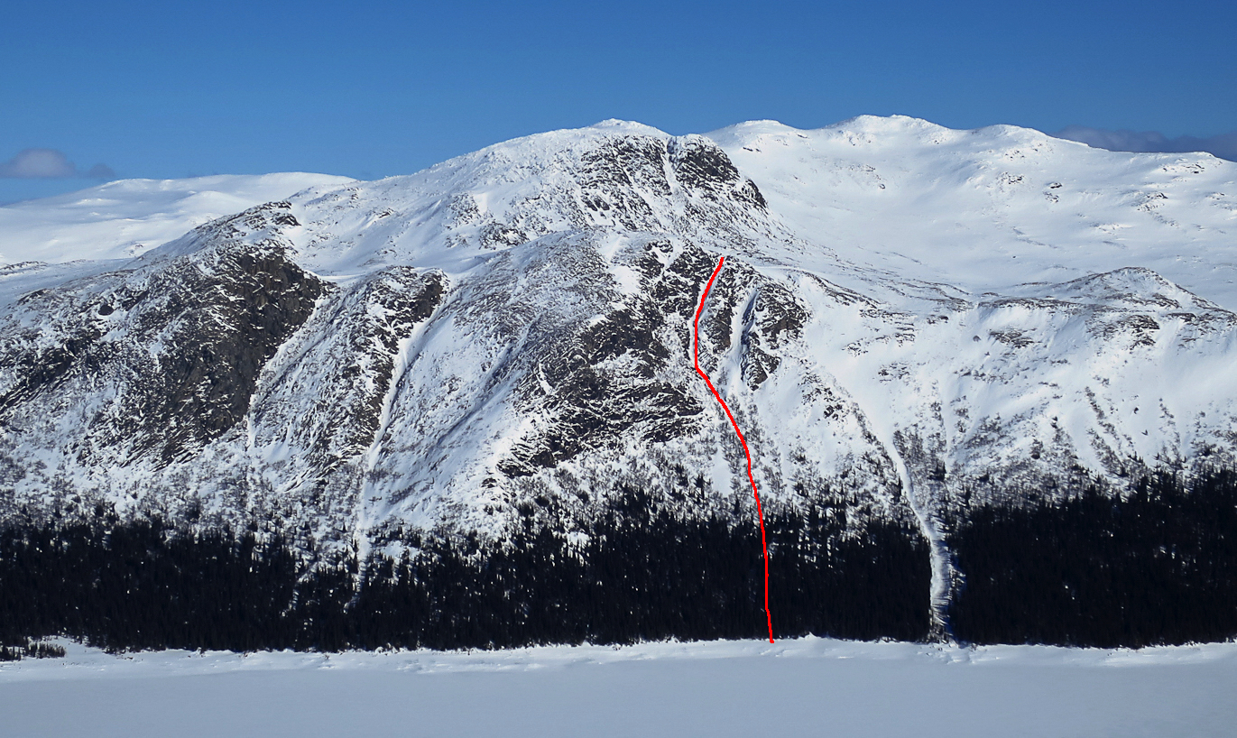 "Trifide 3 Kungsörnen" (Golden Eagle) SE Himmelsraften 1211m S5-E3-48° 2004-03-26 First decent